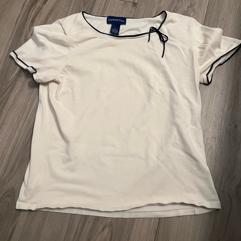 Charter Club short-sleeved blouse trim and a bow detail